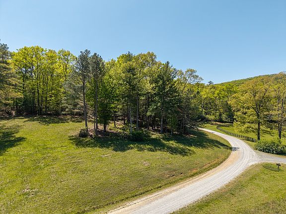 2nd image of 3 Spring Camp Rd