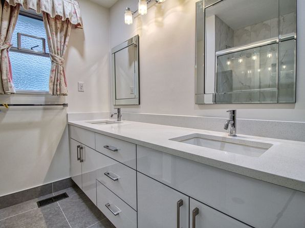 2 bedroom rental in Vancouver — photo 18