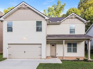 305 Valley View Dr, Fairburn, GA 30213