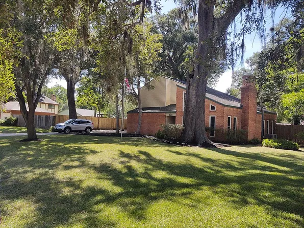 103 Crocus St, Lake Jackson, TX 77566