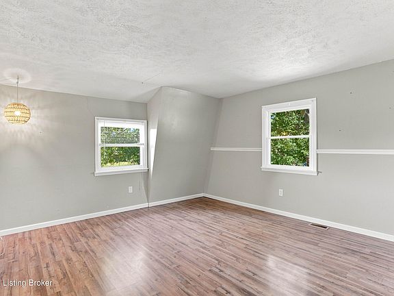 5th image of 101 Maple St