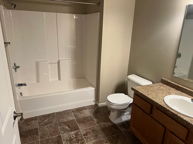 Timber Cove Apartments — Photo 30