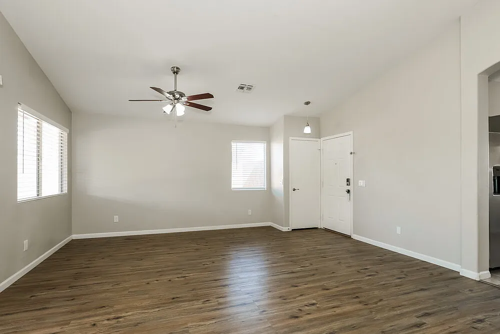 3 bed, 2.0 bath, 1266 sqft, $1,895 — Photo 4