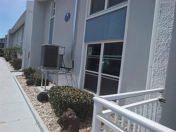 3rd image of 320 Medallion Blvd APT D