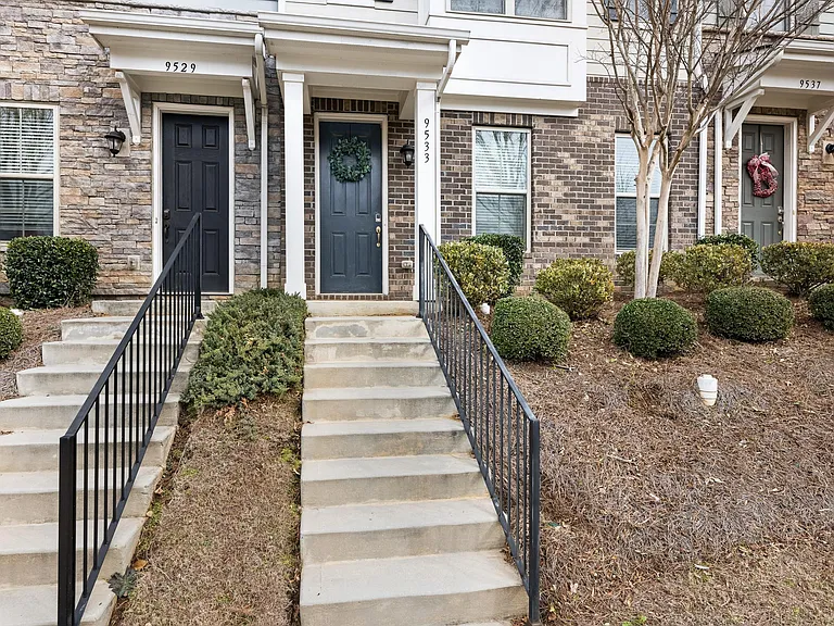 9533 Ainslie Downs St #1 — Photo 26