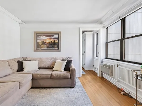 330 Third Avenue image 2 of 13