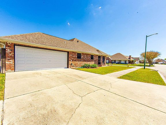3rd image of 103 Aubrey Dr