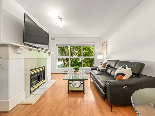 5900 Dover Cres #205, Richmond, BC V7C 5R4