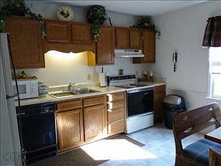 2nd image of 2930 Broadbay Dr