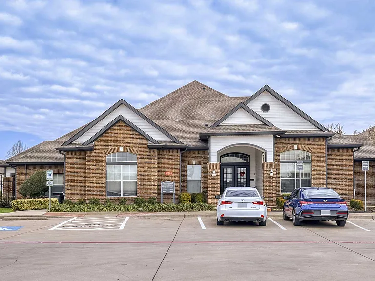 Worthington Point Apartments — Photo 6