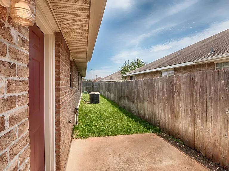 3612 Oldenburg Ct — Photo 13