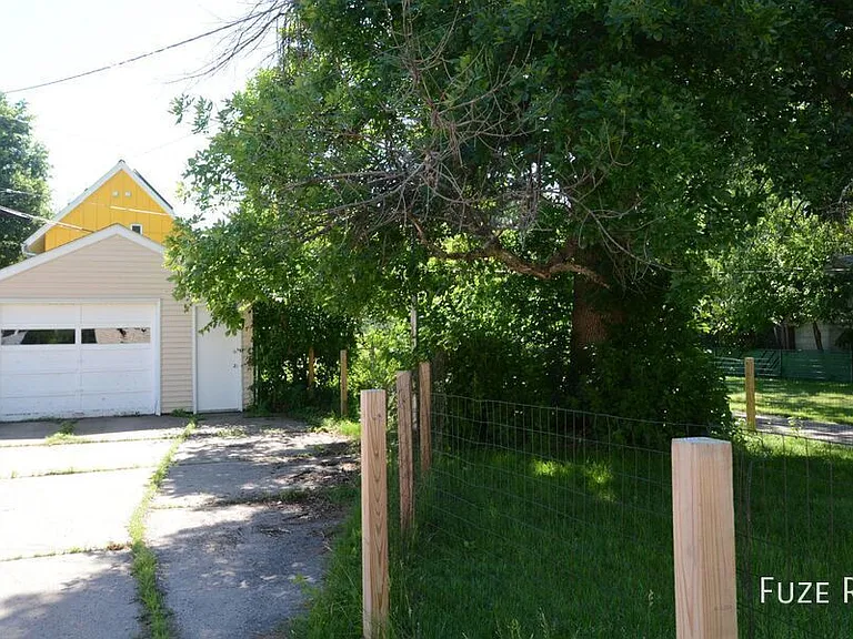 1388 Pascal St N — Photo 17