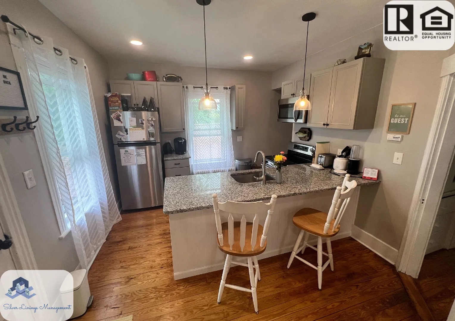 Spacious 4-Bedroom Apartment with Modern Amenities in Worcester, MA — Photo 2