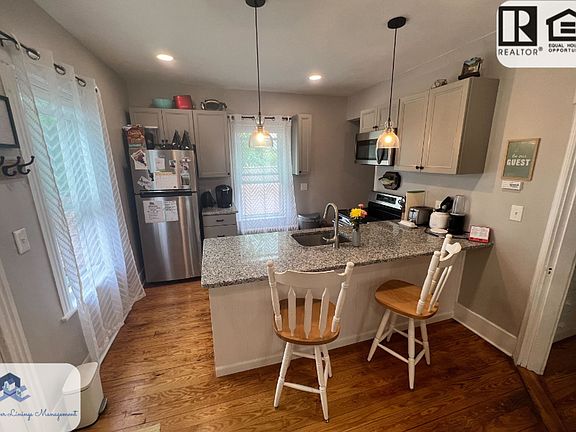 2nd image of 37 Circuit Ave E #2