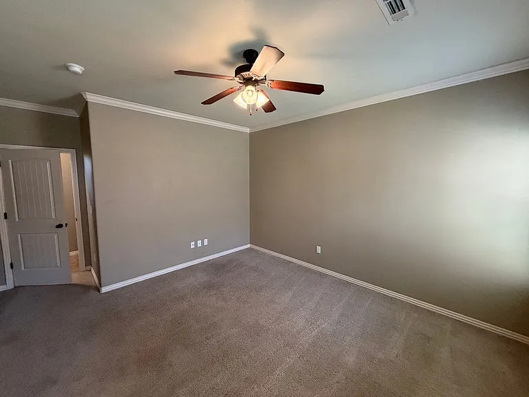 537 Keats Dr — Photo 25