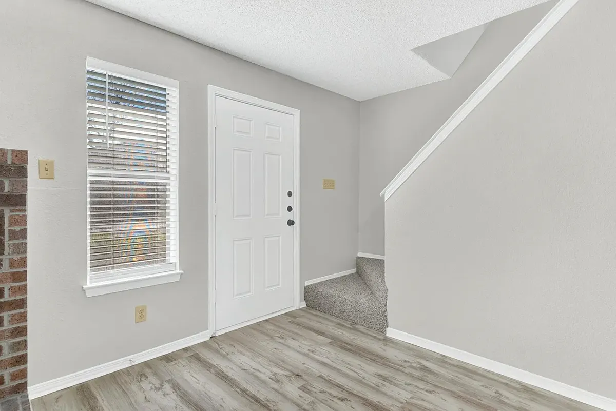 Living Room Entrance - 701 Wolftrap Dr #701