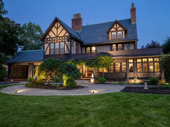 234 County St, Attleboro, MA 02703