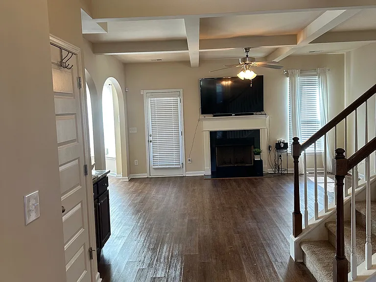 1291 Long Acre Dr — Photo 3