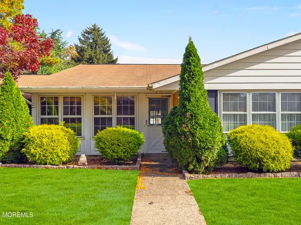 19A Edinburgh Lane, Manchester, NJ 08759