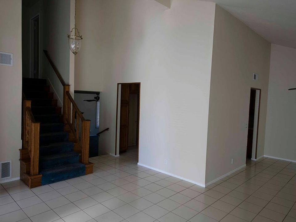 2nd image of 2712 Hartford Ave