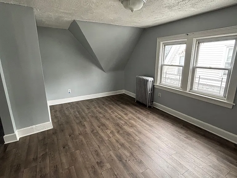 624 E 26th St #3 — Photo 2