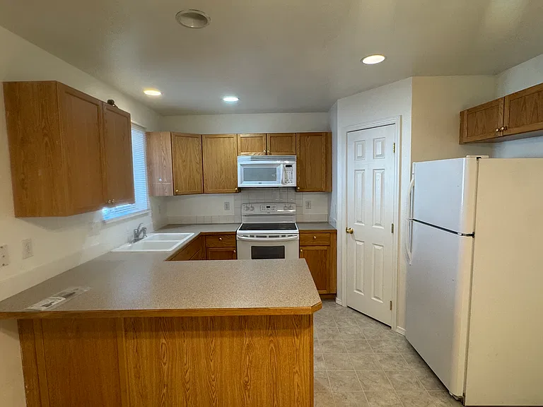1397 Rockridge St #1397 — Photo 13