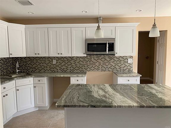 2nd image of 8 Glen Dr