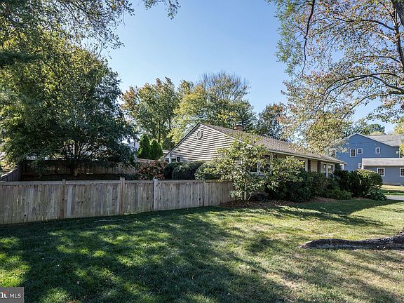 3rd image of 7111 Terry Ln