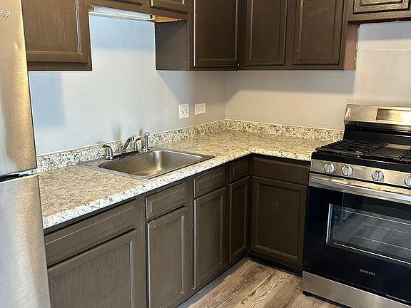 2nd image of 3121 W Madison St #301/302
