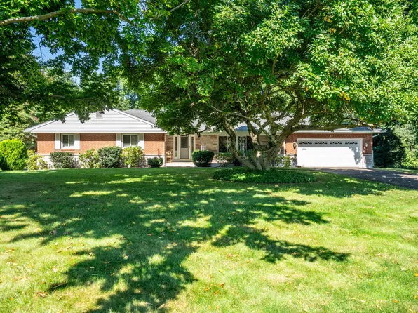 33 Pond Side Drive, Wethersfield, CT 06109