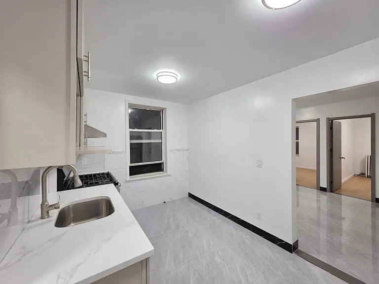 1382 W 7th St #2 — Photo 7