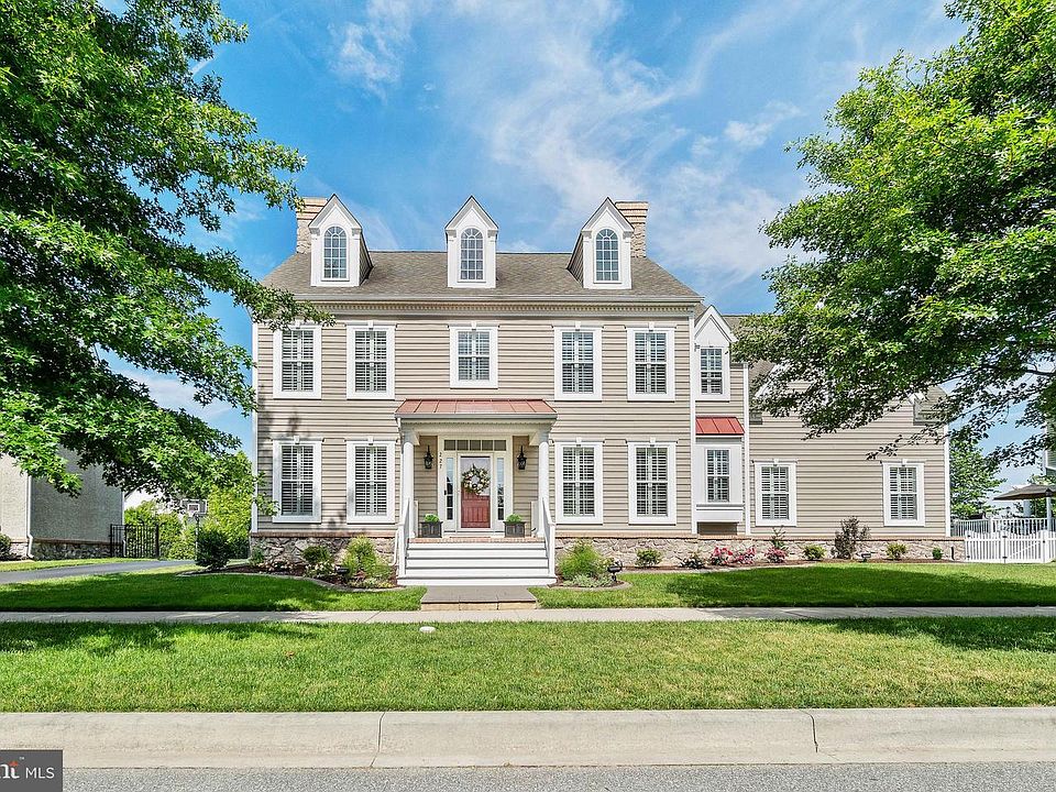 1st image of 227 Wickerberry Dr