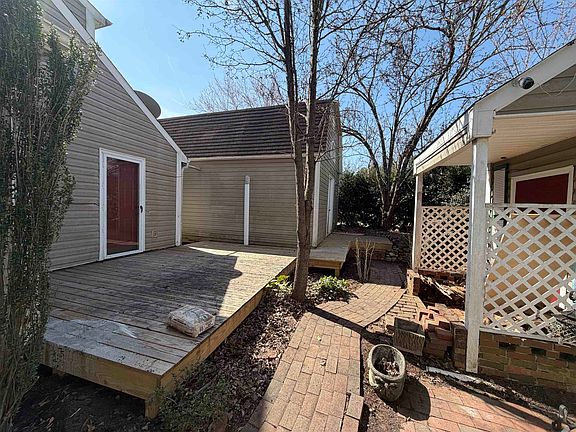 3rd image of 26 Hidden Springs Rd