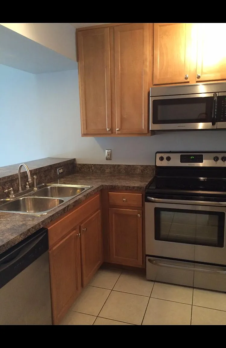 2892 Plaza Terrace Dr — Photo 2