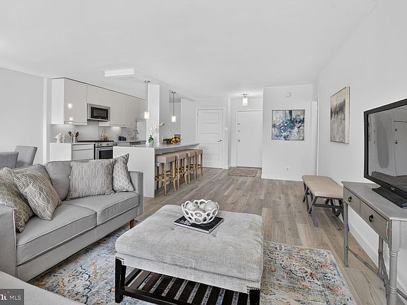 3rd image of 5500 Friendship Blvd APT 1928N