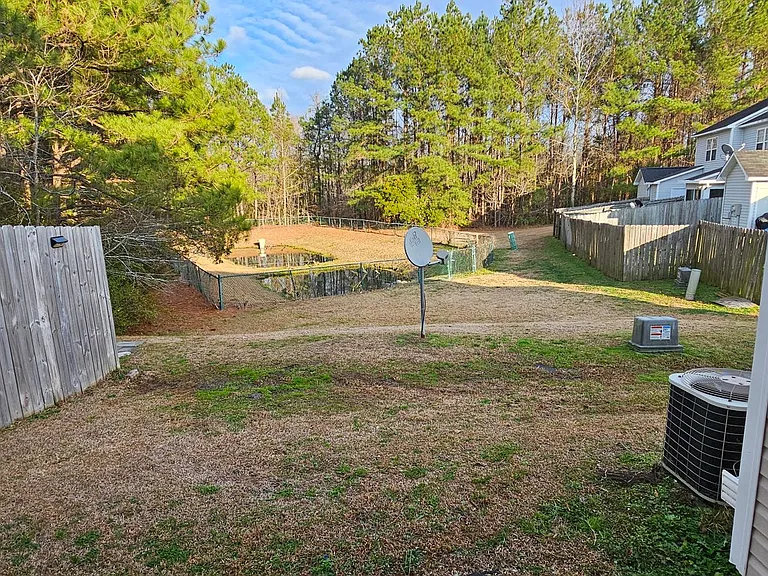 204 Fairwood Ct — Photo 18
