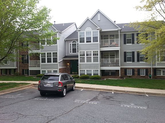 3rd image of 1004 Markham Ct Unit 14