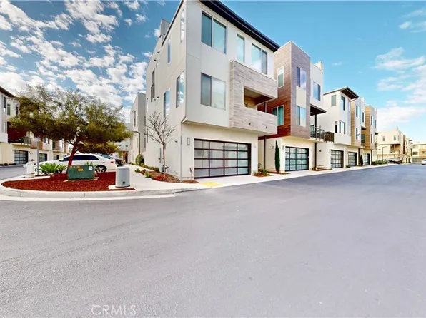 60 Ebb Tide Cir, Newport Beach, CA 92663