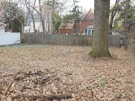 4th image of 782 S Hawkins Ave
