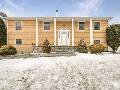 2869 Mead St, Yorktown Heights, NY, 10598