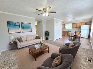 1104 Mazatlan Cir APT B, Colorado Springs, CO 80910
