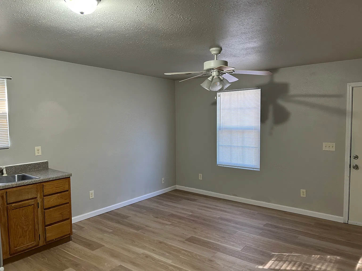 2 bed, $900 — Photo 3