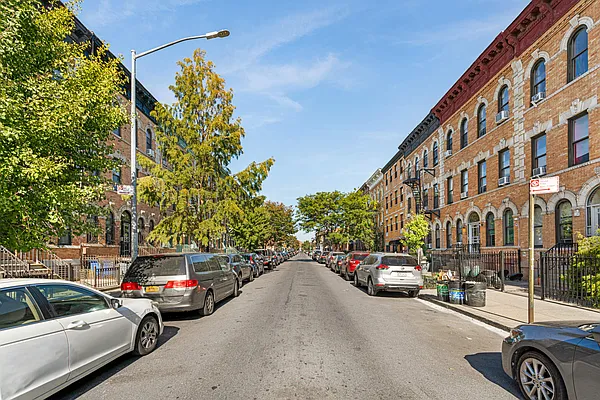 Rented by Compass | media 10