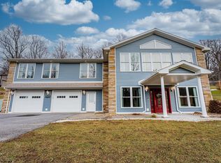 1219 Smithtown Rd, Morgantown, WV 26508