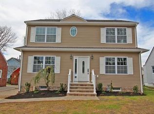 59 3rd St, Edison, NJ 08837