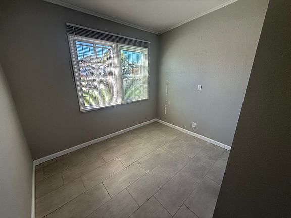 4th image of 4154 National Ave #6