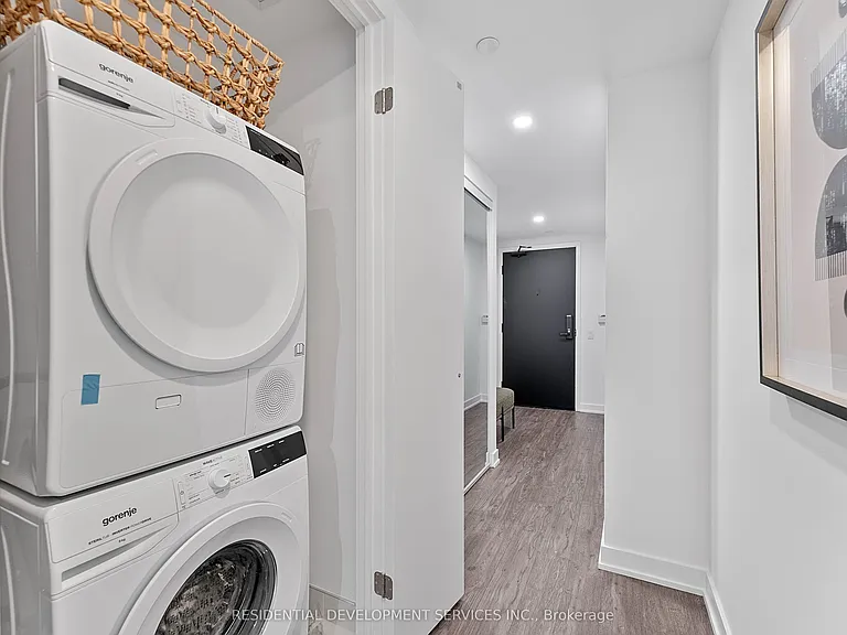 88 Queen St E #901 — Photo 19