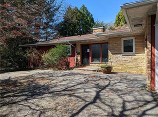 38 Amherst Rd, Cranston, RI 02920