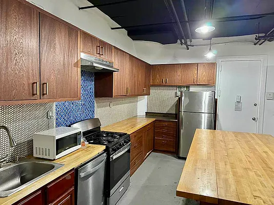 Rented by EXR | media 5