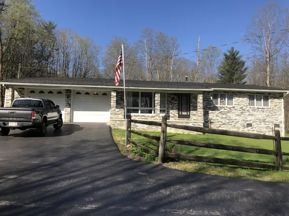 211 Old Court St, Fayetteville, WV 25840